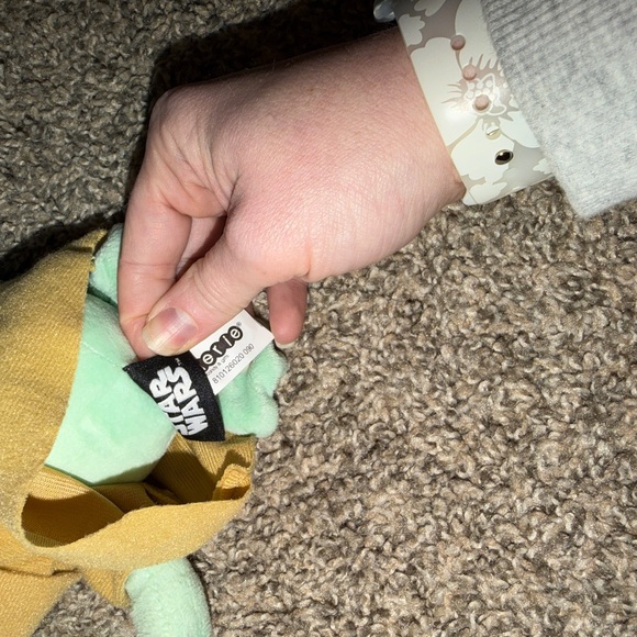 Star Wars Baby Yoda Plush Toy - Picture 3 of 3